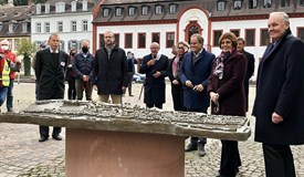 Fünf Heidelberger Clubs mit dem Künstler, Sponsoren und Oberbürgermeister Eckart Würzner (RC Heidelberg-Schloß)